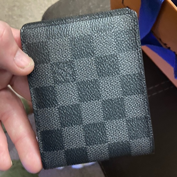 2018 men’s Louis Vuitton wallet - Picture 1 of 3
